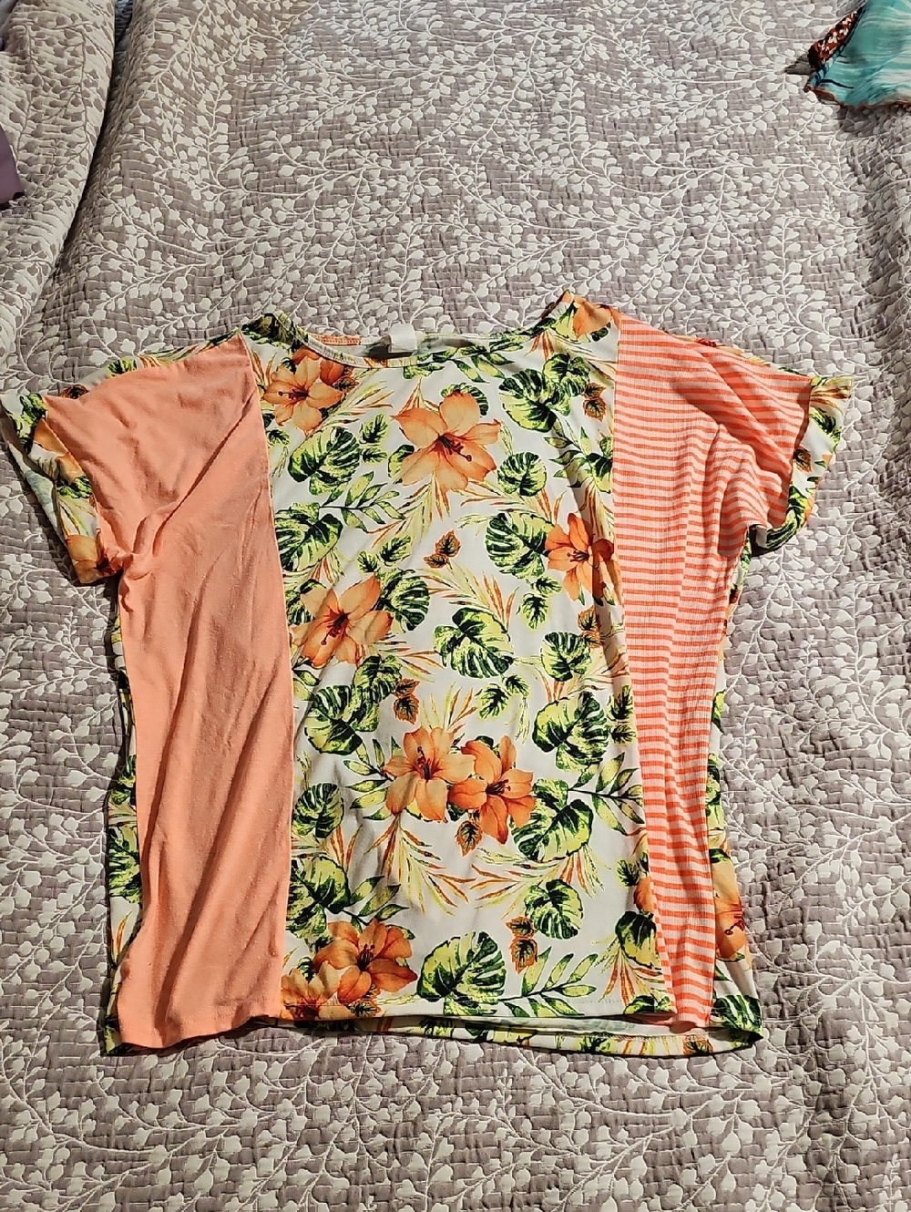 BiBi Coral Floral Colorblock Short Sleeve Top